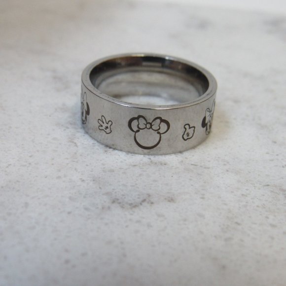 Minnie Mouse Size 8 Steel Ring - Picture 6 of 8